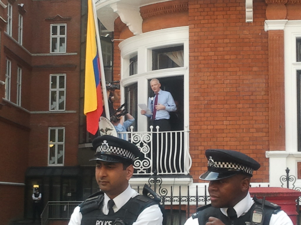 Assange_speech_at_Ecuador_embassy